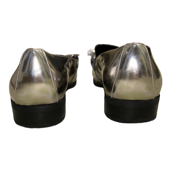 Marc Fisher Envy2 Metallic Silver Pewter Faux Leather Tassel Loafers - 7.5 - Picture 11 of 16